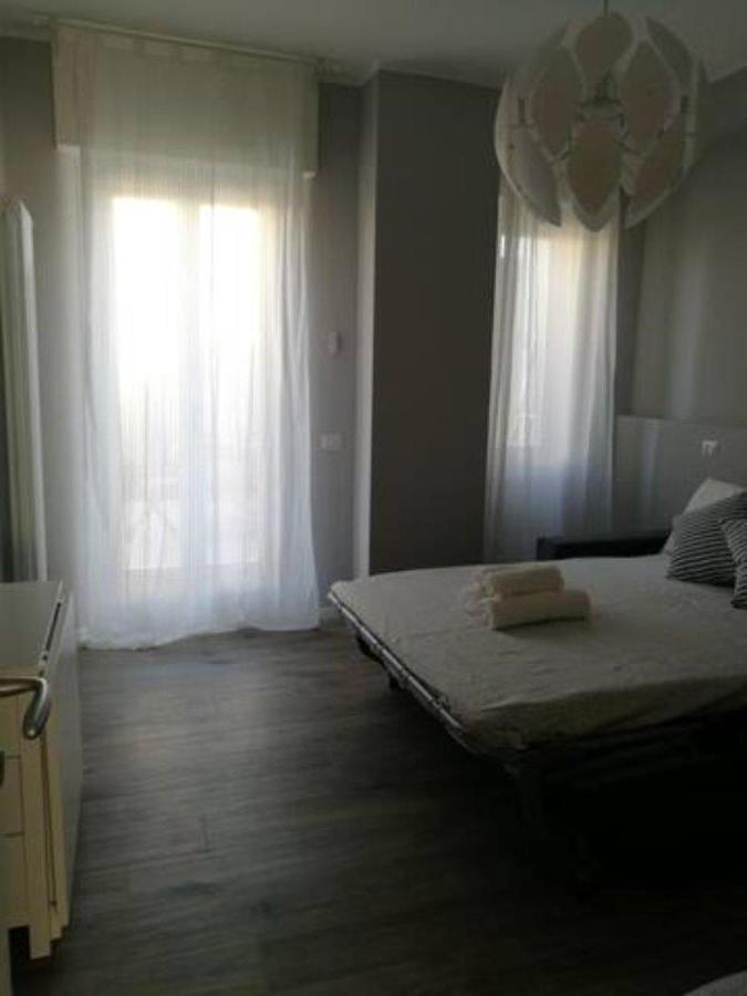 Appartamento Con Grande Terrazzo In Via Lomellina - Lome 527 Milano Exteriör bild